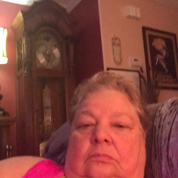 , Rose..my motto live, love, laugh and spend... - Picture 2 of 2